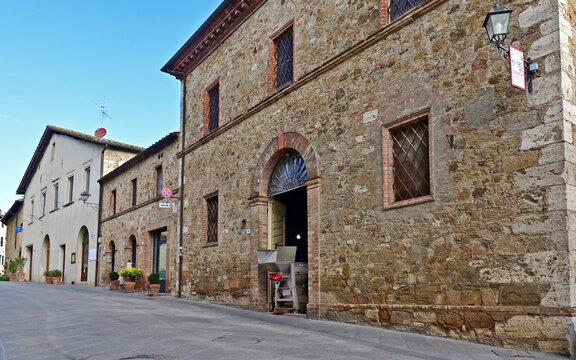 San Quirico d'Orcia, ancient houses and streets of the old village, Siena, Val d'Orcia, Tuscany, Italy