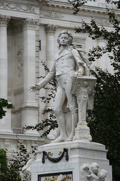 Wolfgang Amadeus Mozart Statue in Burggarten, Vienna. 