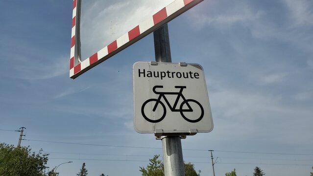 Schild "Hauptroute" Fahrrad