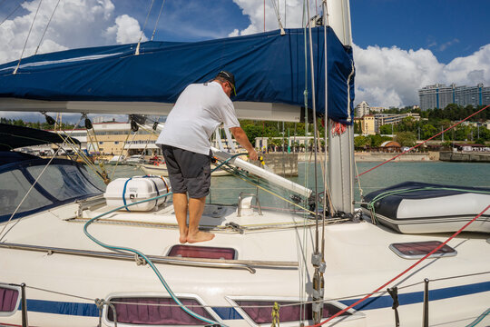 Yacht Maintenance and Washing in Sochi Marina