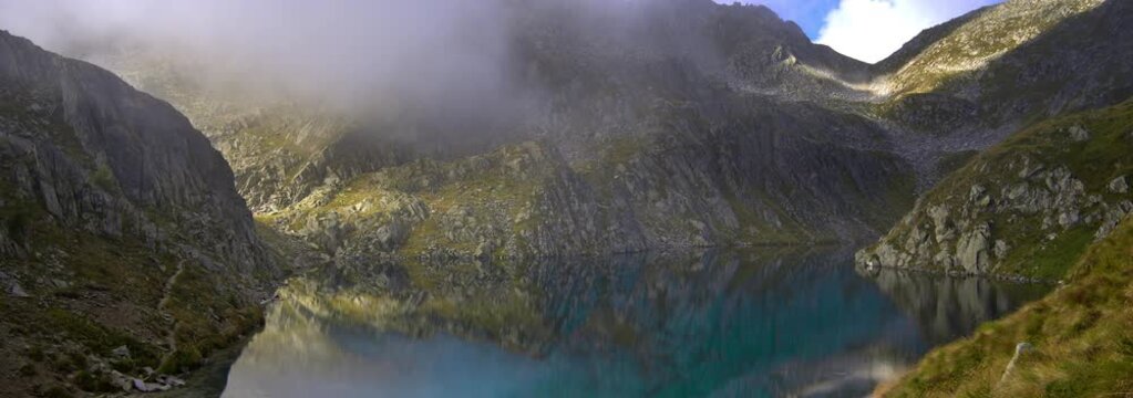  Anamorphic Lens - Fantastic landscape on the glacial lake of Lambin.m