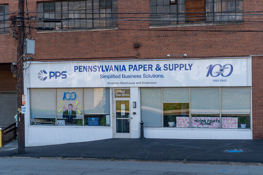 Scranton, Pennsylvania: Pennsylvania Paper and Supply Company inspiration for popular American television show The Office and Dunder Mifflin Paper Company. Tower with both logos.