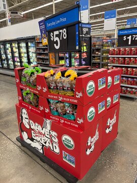 Dave&rsquo;s Killer Bread Organic Bread Display at Walmart