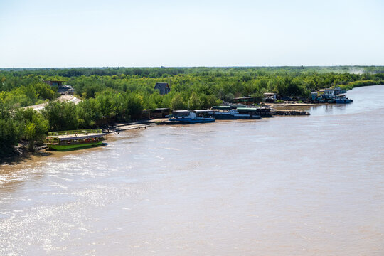 Landscape shot of the Amu Darya river in Uzbekistan.