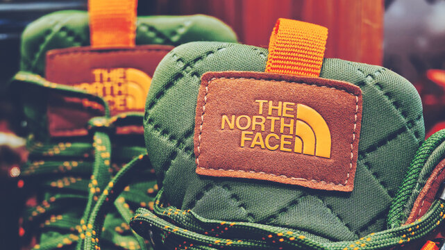 THE NORTH FACE 製品ロゴタイプ