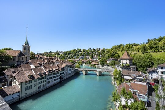 Historic houses in the Nydegg district with Nydegg church and river Aare with Untertorbr&uuml;cke, Bern, Canton of Bern, Switzerland