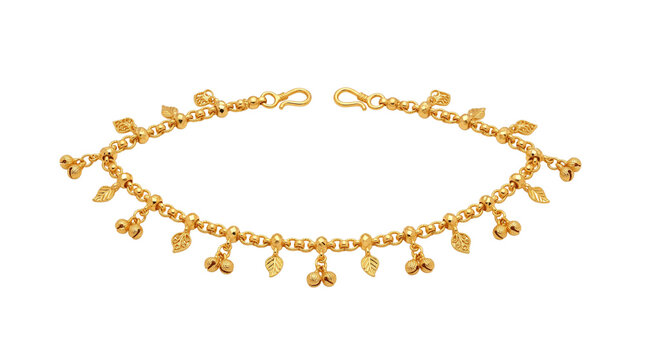 Traditional gold anklet with leaf charms, elegant Indian bridal jewelry, ornate golden foot bracelet for weddings and festivals isolated PNG with Transparent Background