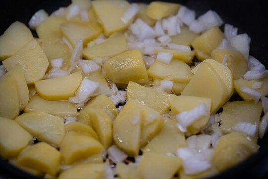Bratkartoffeln mit Kr&auml;utern und Gew&uuml;rzen