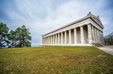 Obraz premium Walhalla memorial with classical columns on hilltop in Bavaria Germany