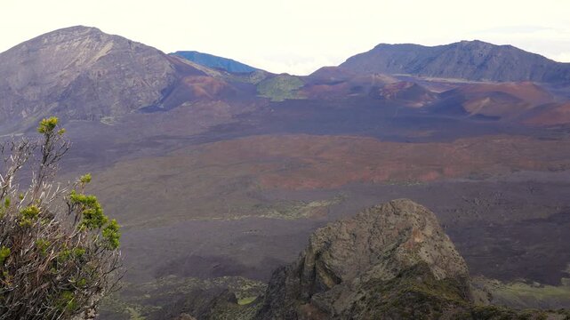 Overlook of Haleakalā National Park, the craters and volcanic cinder cones of the Haleakala volcano on the island of Maui, Hawaii. Also known as the East Maui Volcano.