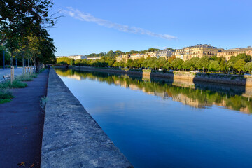 Obraz premium Urumea River Riverside Walk in Donostia San Sebastian, Gipuzkoa