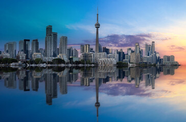 Obraz premium Panoramic view of the downtown Toronto financial center skyline with modern skyscrapers