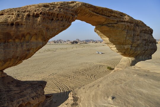 The Arch, also known as Rainbow Rock, near AlUla, Medina Province, Saudi Arabia, Arabian Peninsula