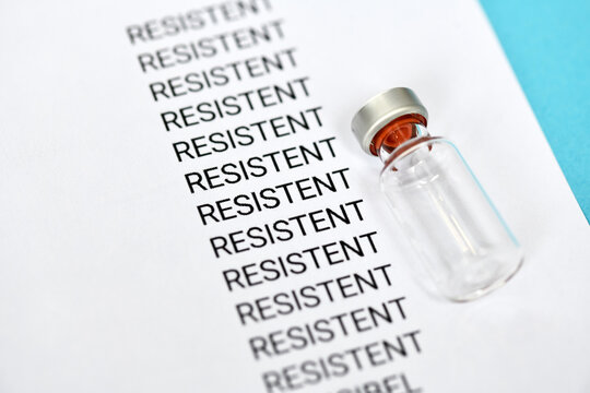 German antibiotic resistance report showing ineffective antibiotics with word 'resistent' (translation: resistant) and vial