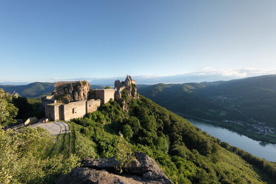 Austria, Lower Austria, Wachau, View of Aggstein castle and Danube river