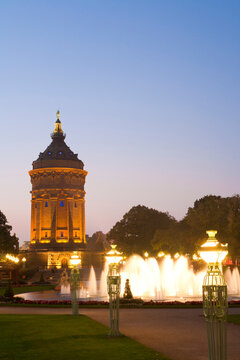 Germany, Baden-W�rttemberg, Mannheim, View of Wasserturm water tower at night