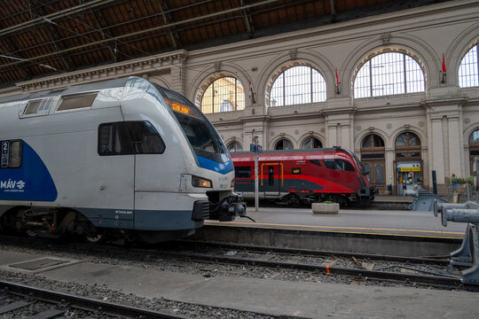 M&Aacute;V and Railjet trains at Keleti railway station in Budapest