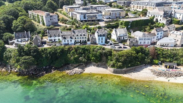 plages et rues de Douarnenez l'&eacute;t&eacute; en Bretagne