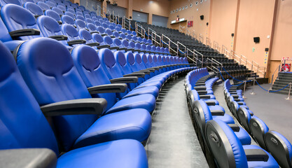 Fototapeta premium Expansive Empty Blue Auditorium Stage