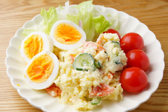 ゆで卵とポテトサラダ