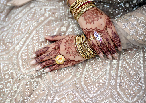 Heena apply on bridge hands during marriage funtion 