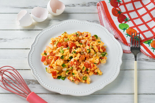 メキシコの卵料理　ウェボス・ア・ラ・メヒカーナ（ウエボス・ア・ラ・メヒカーナ）　Huevos a la mexicana　(Mexican scrambled egg,　Mexican Style Scrambled Egg)
