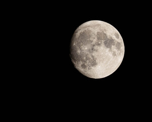 98% Full moon © James Gu