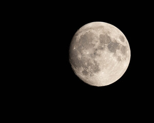 98% Full moon © James Gu