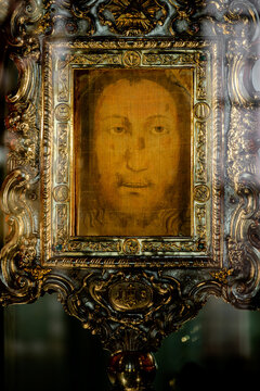 Manoppello, Abruzzo. The Holy Face 0826