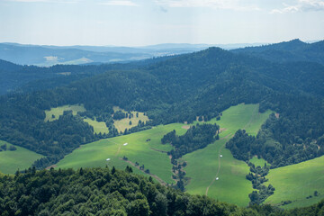 Panorama Małych Pienin - widok ze szczytu Wysokiej w kierunku Słowacji © Grzegorz Polak