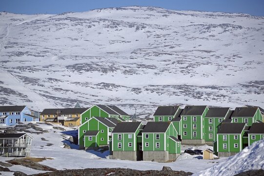 Dwellings and rugged snowy mountain landscape, Nuuk, Arctic, North America, Greenland, Denmark