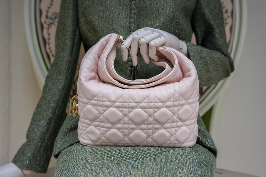 DIOR(ディオール)のバッグ