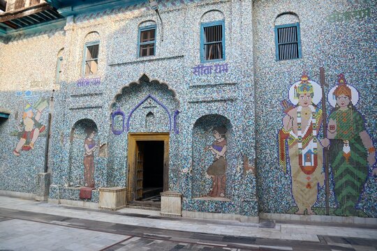 インド　アヨーディア　ヒンドゥー寺院のタイル