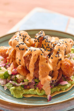 Deliciosas tostadas de mariscos: un plato culinario vibrante