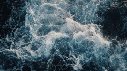 Fototapeta premium Dynamic ocean waves crashing with powerful blue and white splashes