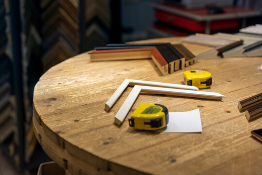 manufacturing picture frames