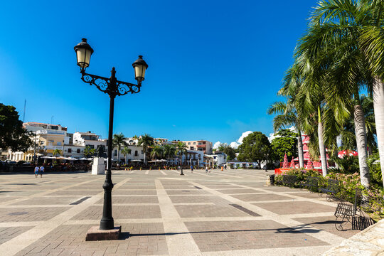 Colonial Town Square with Vintage Street Lamp Under Blue Sky