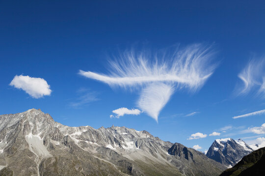 Switzerland, Valais, View of mountain ranges