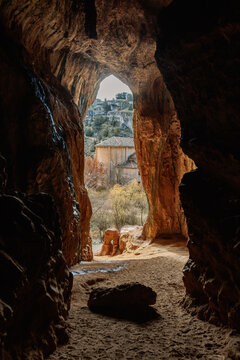 Cave Frame, Soria