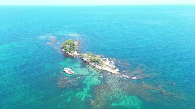 虻が島(富山県氷見市)