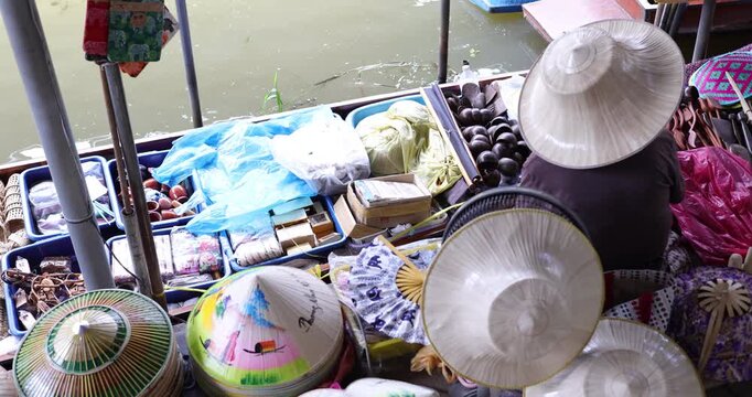 Damnoen Saduak Floating Market, a popular tourist attraction located in the Damnoen Saduak District, Ratchaburi Province, about 100 kilometers south Bangkok.