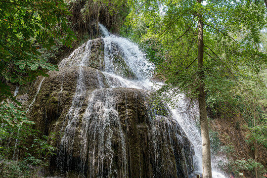 Cascada en el monasterio de piedra de zaragoza