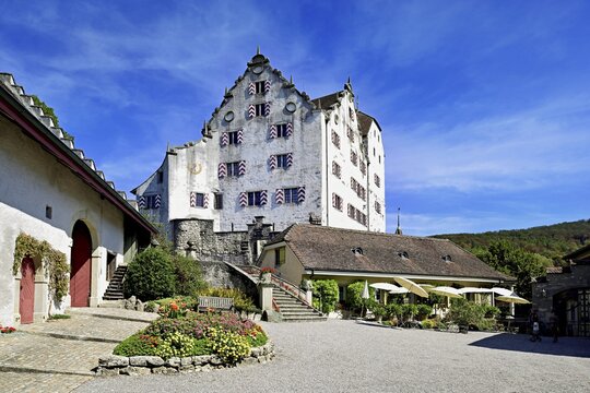 Baroque Wildegg Castle on the foothills of the Chestenberg, M&ouml;riken, Wildegg, Canton of Aargau, Switzerland