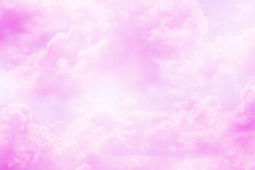 Fototapeta premium Pink clouds fill the sky during sunset at a quiet evening
