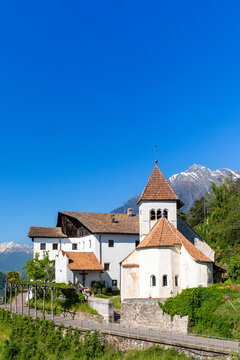 Kirche Sankt Peter bei Dorf Tirol, S&uuml;dtirol