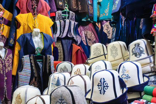 Verkaufsstand auf dem Osch-Basar in Bischkek in Kirgistan