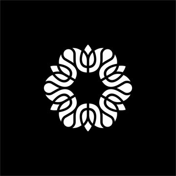 Futuristic abstract floral ornament logo with bold petal shapes. Ideal for modern jewelry, boutique hotels, aesthetic clinics, or luxury branding.