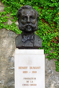 Geneva, Switzerland, Europe - 05.2026 : Bust of Genevan Henry Dunant (known also as Henri Dunant) - founder of Red Cross and laureate of first Nobel Peace Prize ever (1901), Place de Neuve