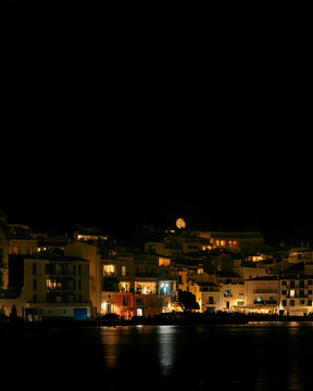 Salida de la luna en Cadaques