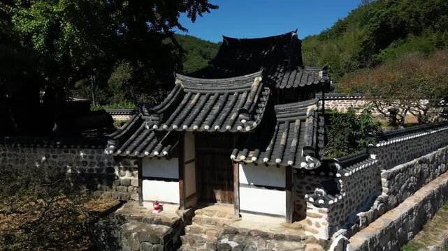 학포당 화순 학포당 솟을대문 전통 한옥 기와집 돌담 담장 고택 역사 유산 조선시대 서재 양팽손 문화재 건축 전통건축 한국전통 지방기념물 풍경 야외 조용함 감성 역사기행